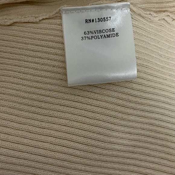 SWEATER and Skirt Set Size XS - Picture 10 of 16